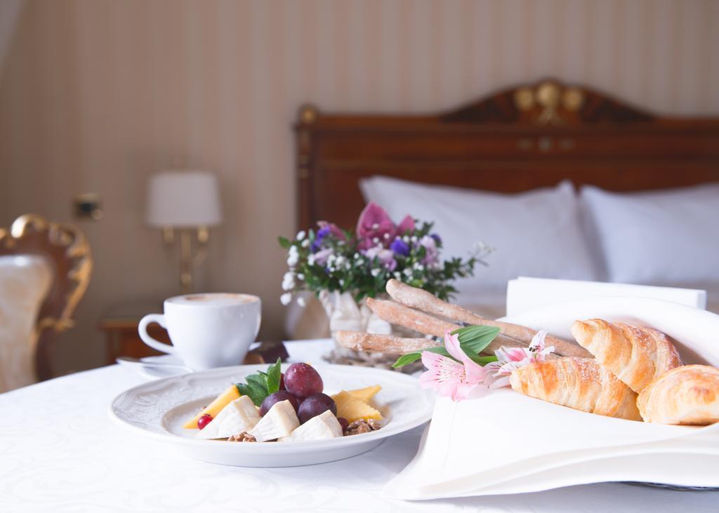 Optima Collection Podil Plaza Hotel Kiev Eksteriør billede