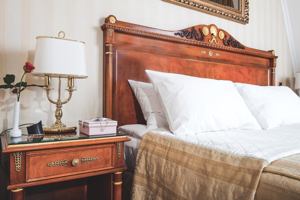 Optima Collection Podil Plaza Hotel Kiev Eksteriør billede