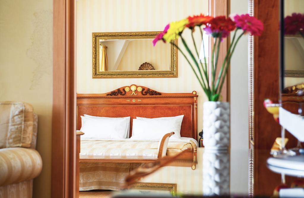 Optima Collection Podil Plaza Hotel Kiev Eksteriør billede